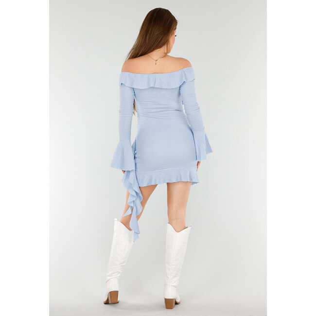 Hellblaues Off-Shoulder Kleid mit Rüschen und Stretch-Stoff