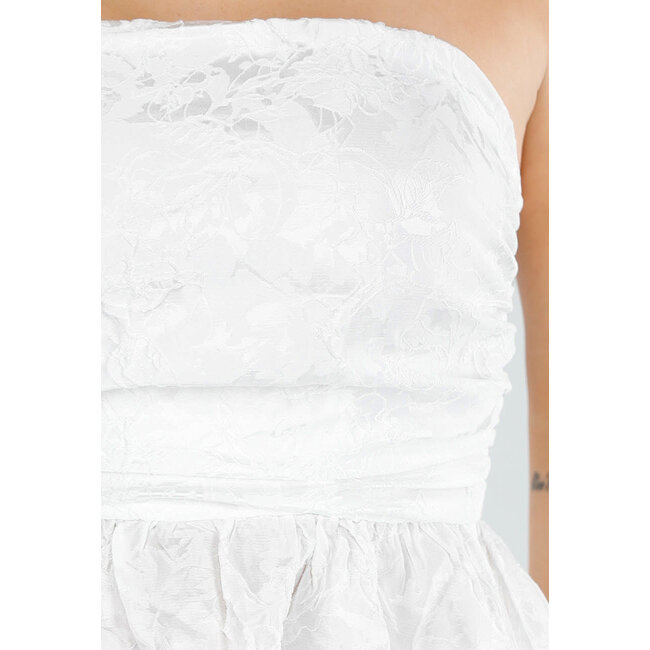 Weißes trägerloses Midikleid mit Jacquard-Look und Schnürung