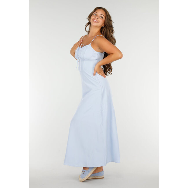 Hellblaues Maxikleid mit Spaghetti-Trägern und Schnürung