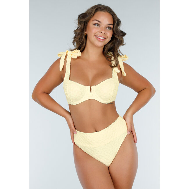 Buttergelbes Bikini-Unterteil mit hoher Taille und floraler Textur