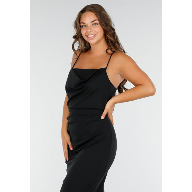 Schwarzes Stretch-Kleid mit Spaghetti-Trägern und Wasserfall-Ausschnitt