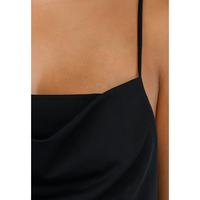 Schwarzes Stretch-Kleid mit Spaghetti-Trägern und Wasserfall-Ausschnitt