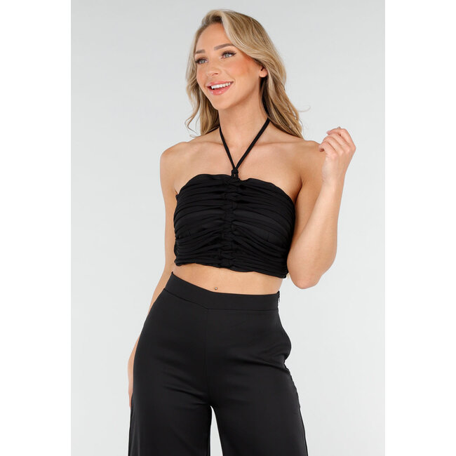 Schwarzes Set mit Neckholder-Crop-Top und weiter Hose mit hoher Taille
