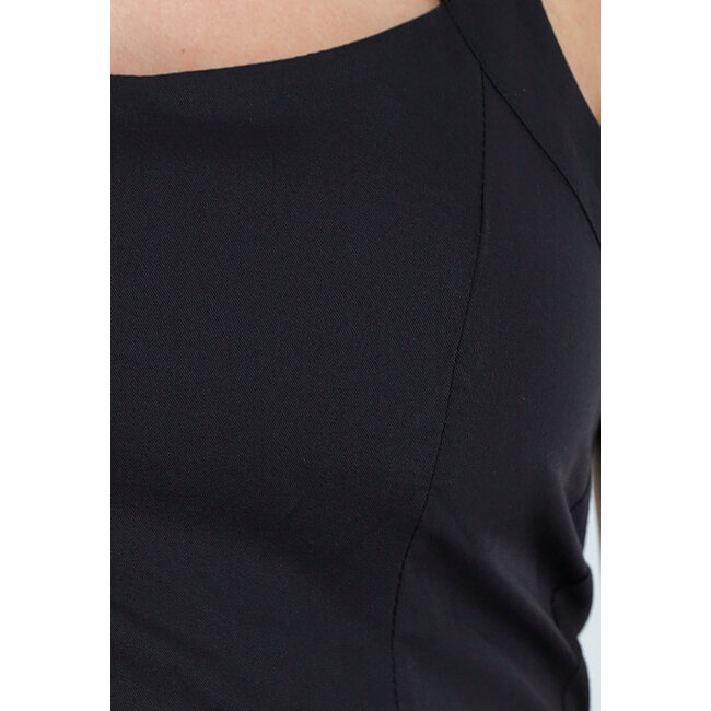 Schwarzes Neckholder-Top mit Schlitz und Spitzendetail am Rücken