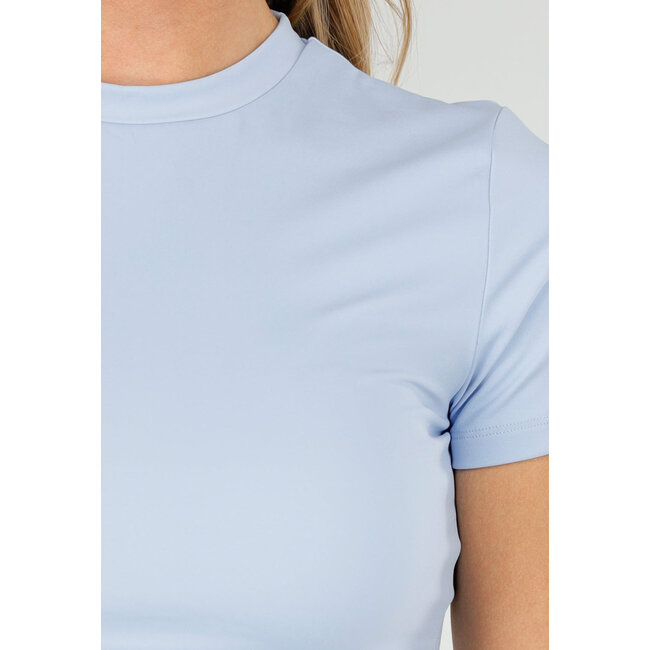 Hellblaues Sport-Top mit Rundhalsausschnitt und kurzen Ärmeln Stretch
