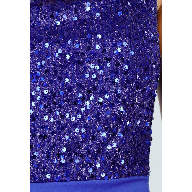 Blaues Abendkleid mit paillettenbesetztem Oberteil und hohem Schlitz in Maxi-Länge