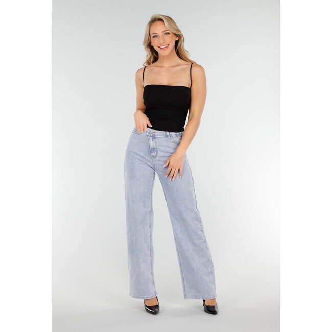 Schwarzes Spaghetti-Top mit geradem Ausschnitt, Pads und Stretch