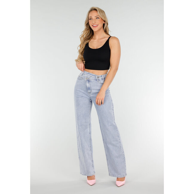 Schwarzes Crop Top mit offenem Twist Back und breiten Trägern