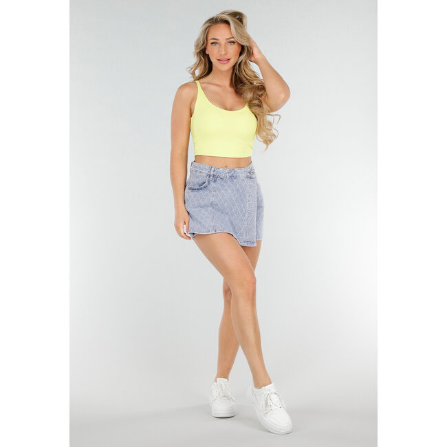 Buttergelbes Crop-Top mit offenem Twist-Rücken und breiten Trägern