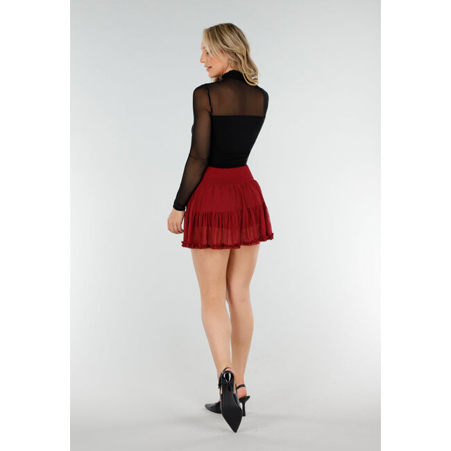 Burgunderfarbener Mesh-Skort mit kurzer, elastischer und geraffter Kante