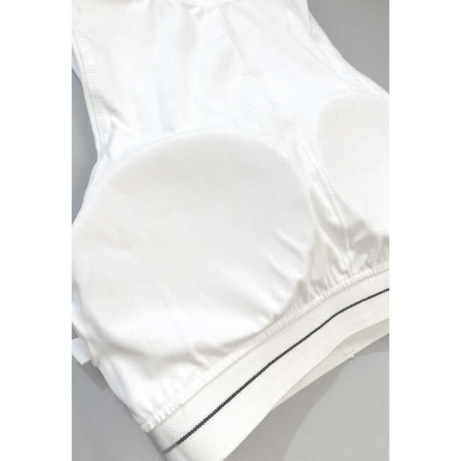 Weißes Sportset mit Plissee-Skort und Crop-Top mit gestreiftem Band