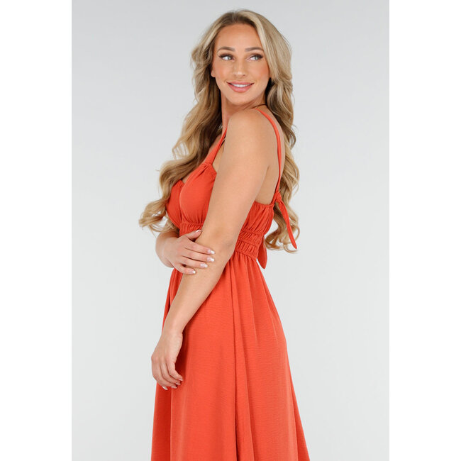 Rostfarbenes Midikleid mit verstellbaren Trägern und Stretch