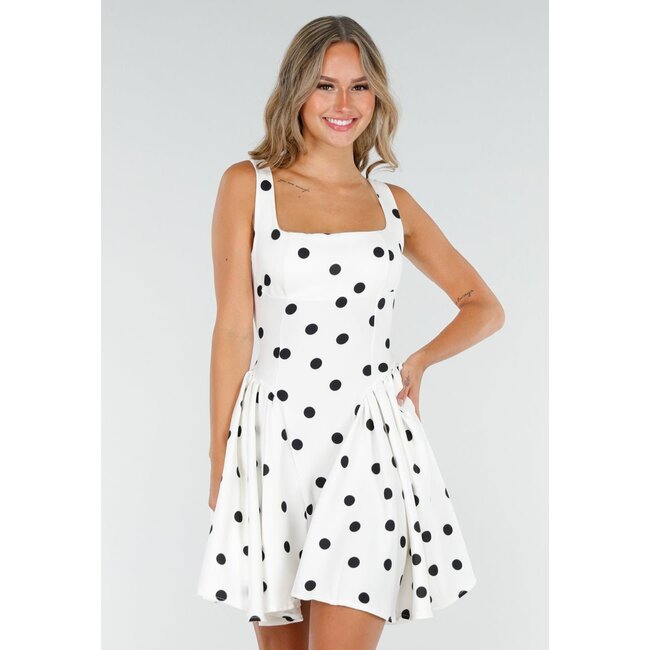 Weißes Polkadot-Kleid mit Stretch und eingearbeiteten Pads