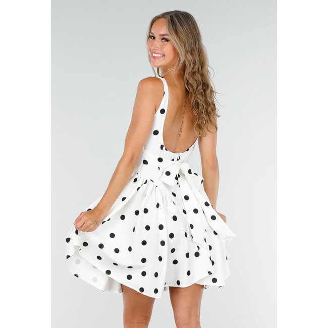 Weißes Polkadot-Kleid mit Stretch und eingearbeiteten Pads