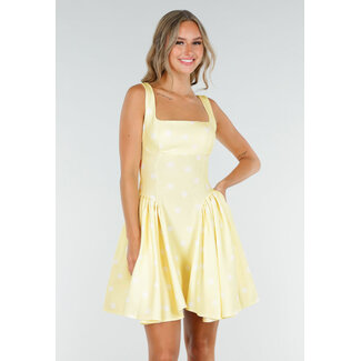 Buttergelbes gepunktetes Kleid