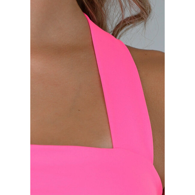 Neonpinkes enges Top mit Riemchen-Detail am Rücken