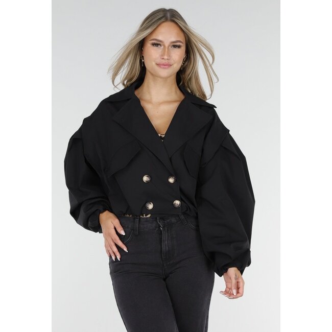 Kurzer Trenchcoat in Schwarz mit Puffärmeln und Knöpfen
