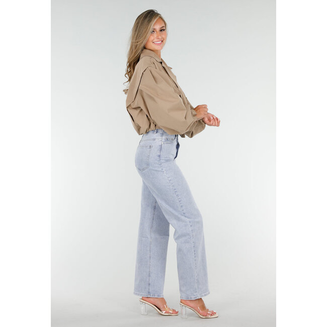 Kurzer Trenchcoat in Camel mit Puffärmeln und Knöpfen