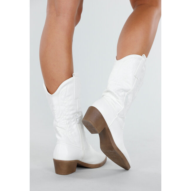 Weiße Westernstiefel in Lederoptik mit geradem Absatz