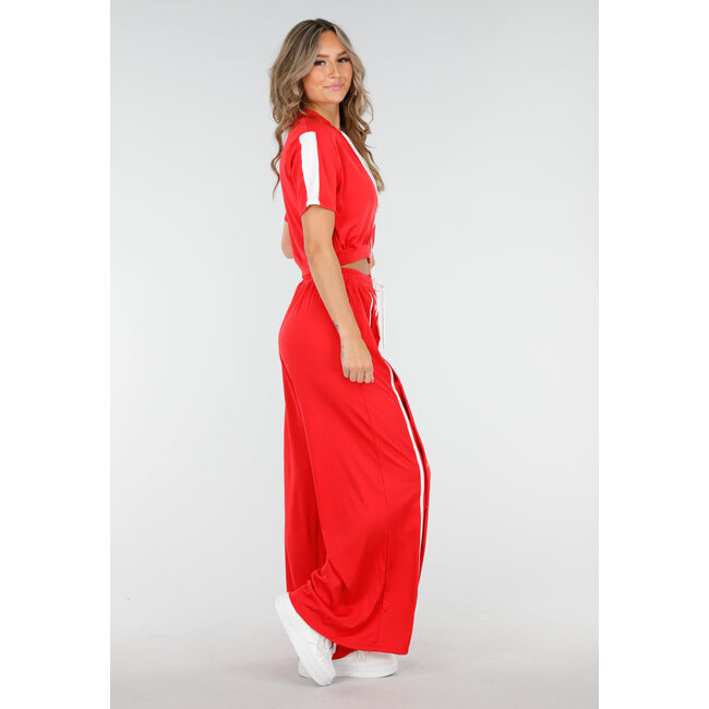 Rotes zweiteiliges Set mit Weste und weiten Beinen