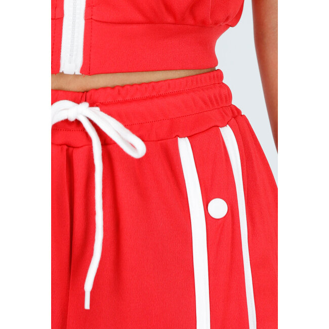 Rotes zweiteiliges Set mit Weste und weiten Beinen