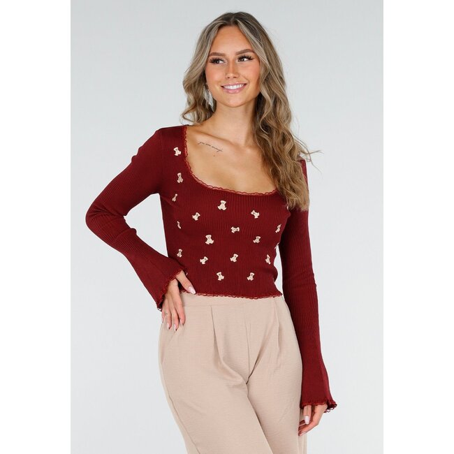Bordeauxfarbenes Stretch-Ripp-Top mit Teddybären und quadratischem Ausschnitt