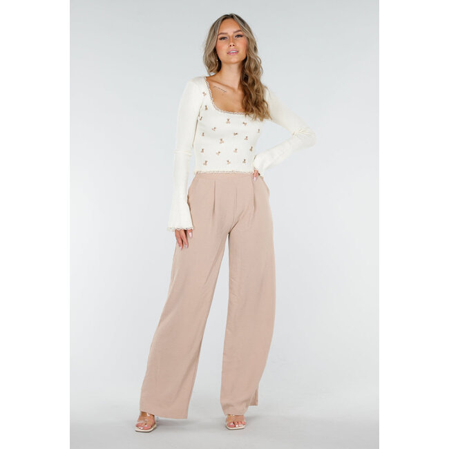 Cremefarbenes Ripp-Top mit Teddybären und quadratischem Ausschnitt