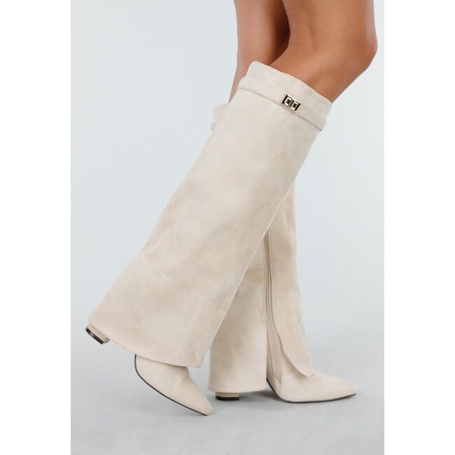 Beige überlappende Stiefel