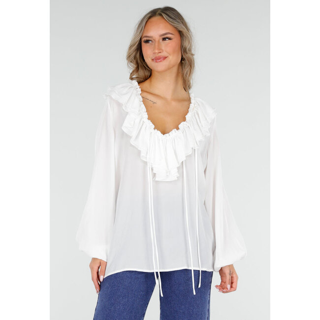 Weiße Bluse mit Rüschen und Schnürung am Hals