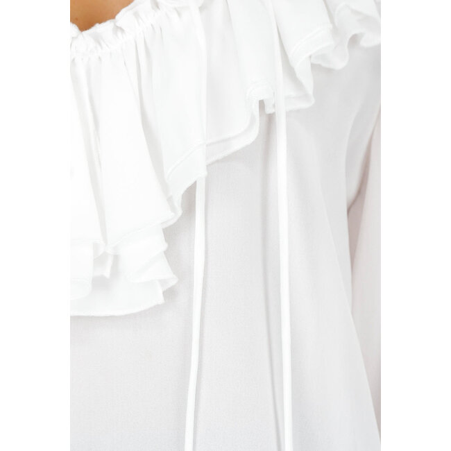Weiße Bluse mit Rüschen und Schnürung am Hals
