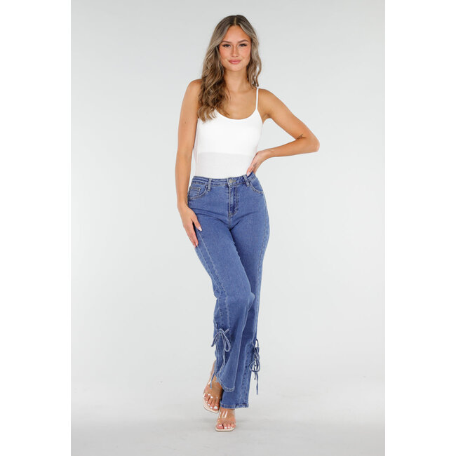 Weißer Bodysuit mit Spaghettiträgern und Pads