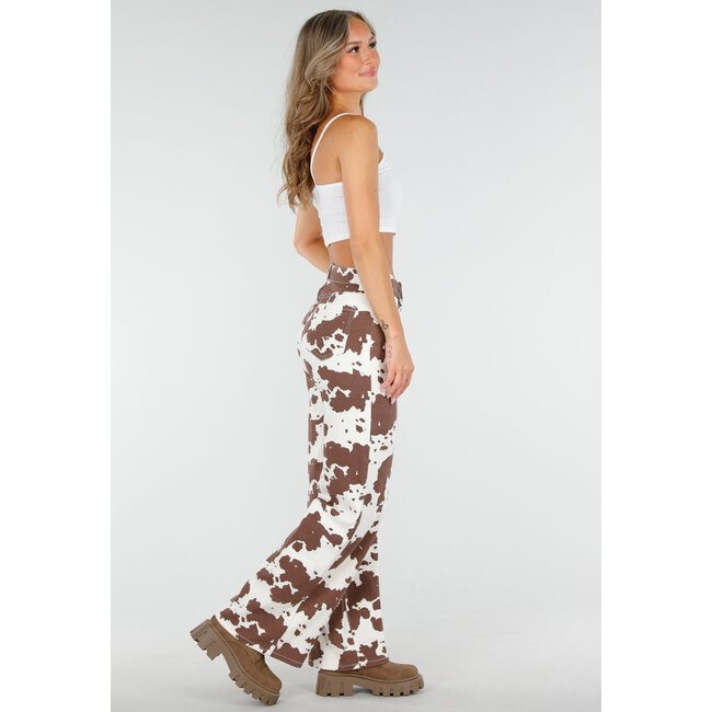Weiß-braune Jeans mit hoher Taille und All-Over-Kuh-Print