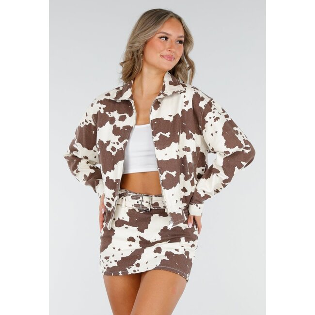 Weiß-braune Cowprint-Jacke mit Reißverschluss und elastischem Zoom