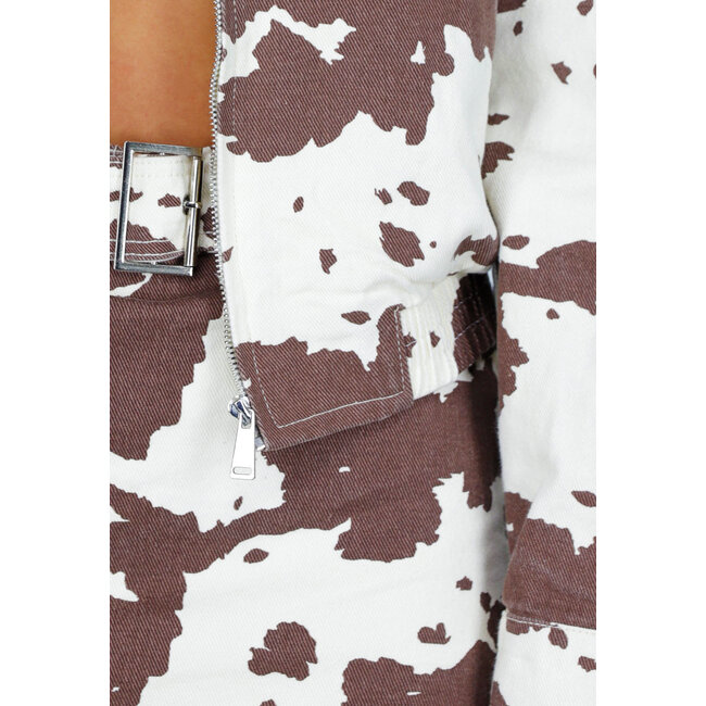 Weiß-braune Cowprint-Jacke mit Reißverschluss und elastischem Zoom