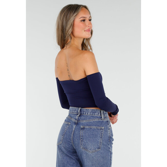 Dunkelblaues schulterfreies Crop-Top mit langen Ärmeln