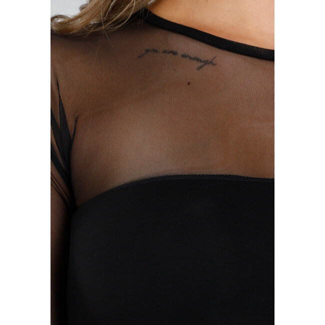 Schwarzes Mesh-Top mit langen Ärmeln und eingearbeiteten Pads