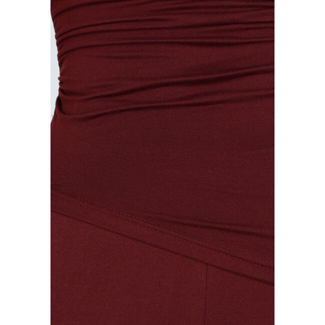 Bordeauxfarbenes Off-Shoulder-Set mit weiter Hose und Stretch