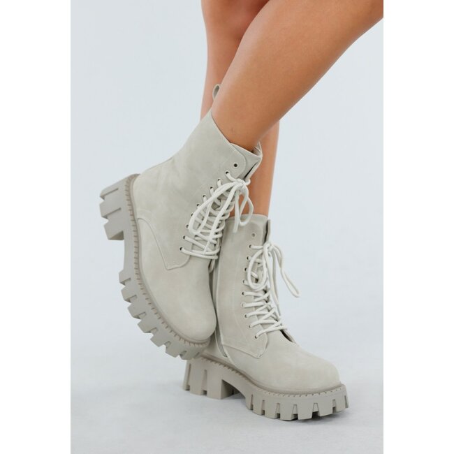 Beigefarbene Schnürstiefel mit klobiger Sohle und Reißverschluss