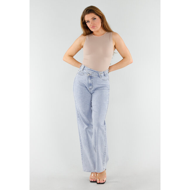 Nahtloses, formendes Top in Beige mit hohem Ausschnitt