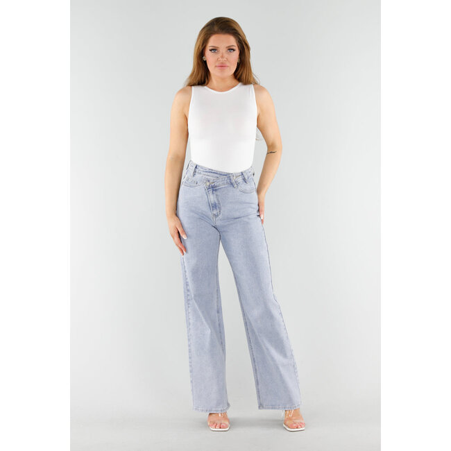 Nahtloses, formendes Top in Weiß mit hohem Ausschnitt