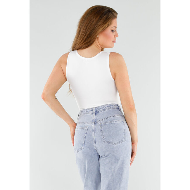 Nahtloses, formendes Top in Weiß mit hohem Ausschnitt