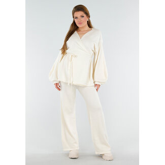 Cremefarbenes Strickset Weite Hose