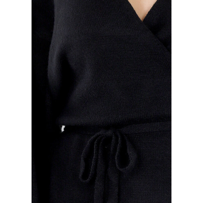 Schwarzes Strickset mit Reversoberteil und weiter Hose