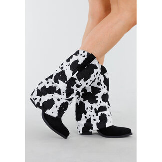 Stiefel mit Kuhmuster