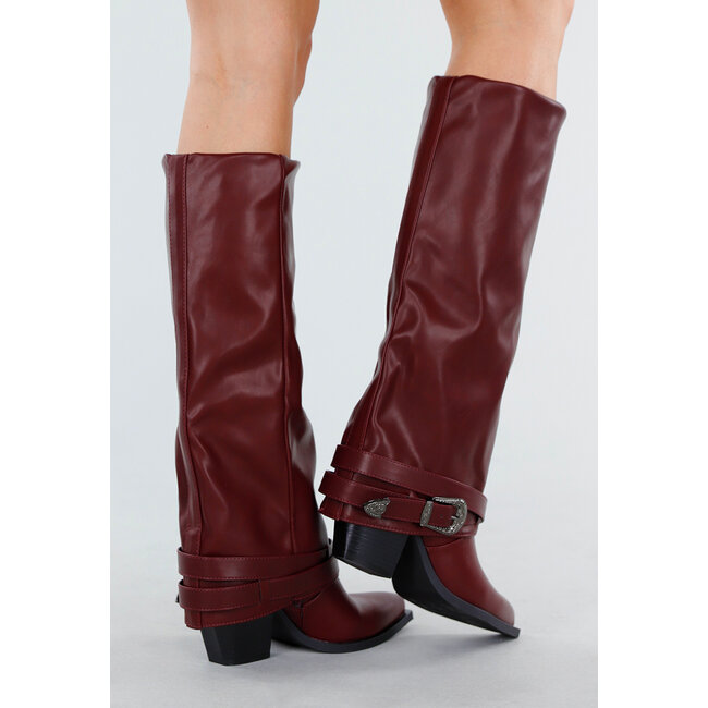 Bordeauxfarbene kniehohe Stiefel mit quadratischer Nase und Schnalle