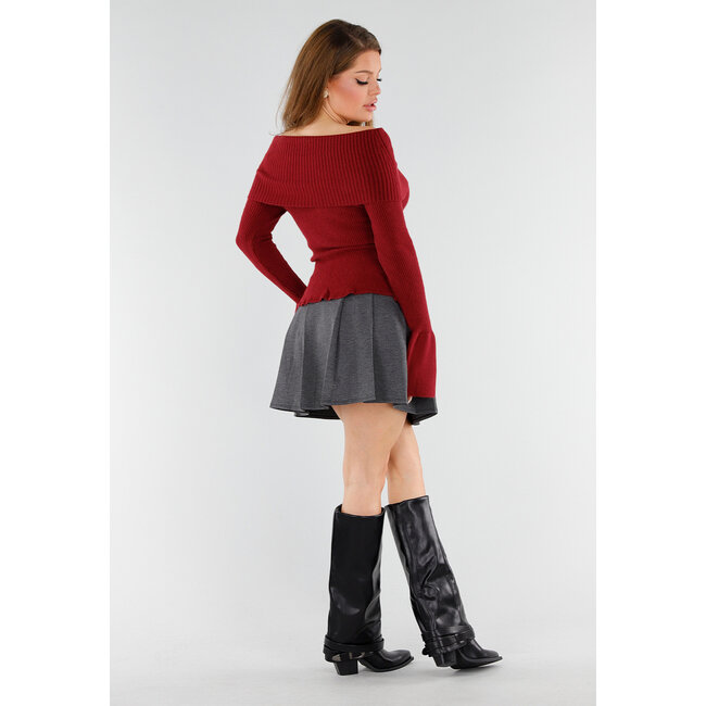 Schwarze Stiefel mit niedrigem Absatz und silbernem Schnallendetail