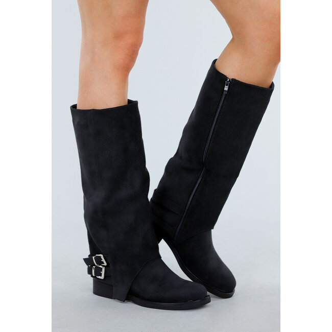 Schwarze hohe Stiefel mit Schnallendetail und niedrigem Absatz