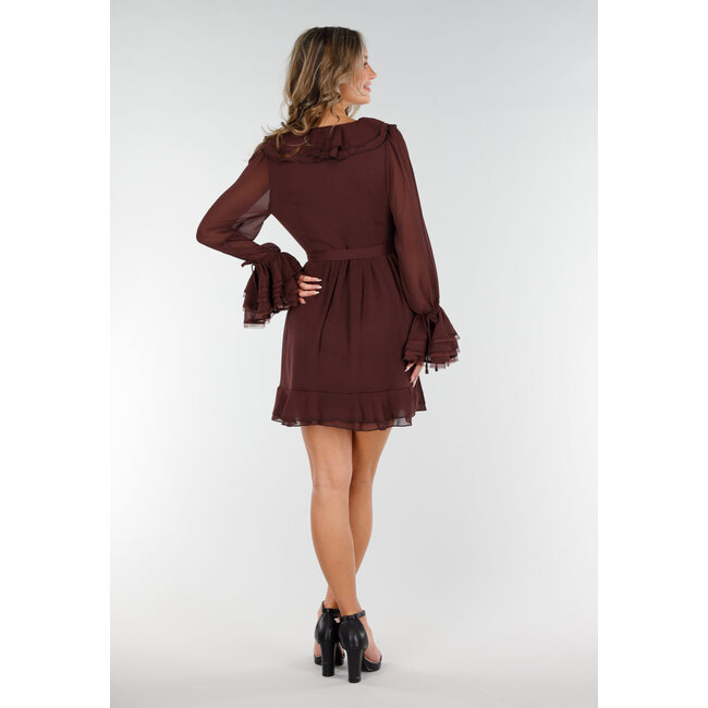 Braunes Wickelkleid mit Rüschen, Spitze und Schleifengürtel