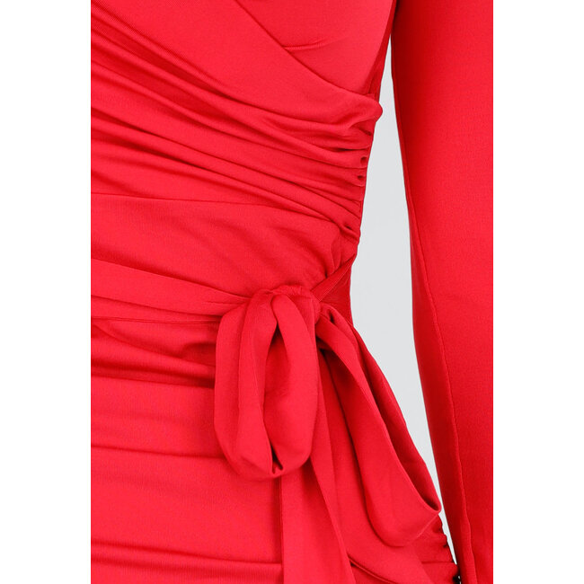 Rotes Kleid mit Revers, Rüschen und Stretch