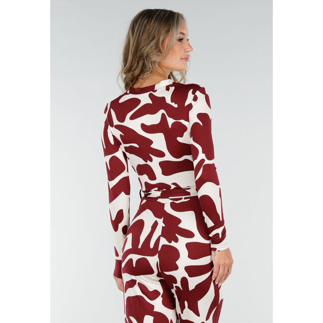 Bordeaux-weißer Stretch-Jumpsuit mit Druck und Schleifengürtel